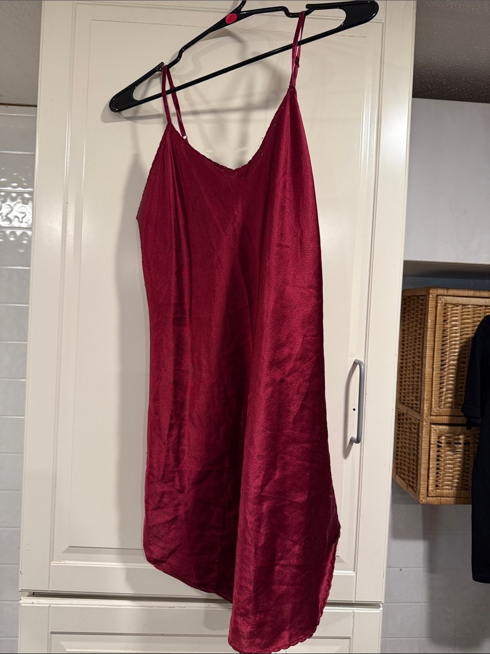 Scassi Silky Burgundy Slip Dress size small 7:28🎶
